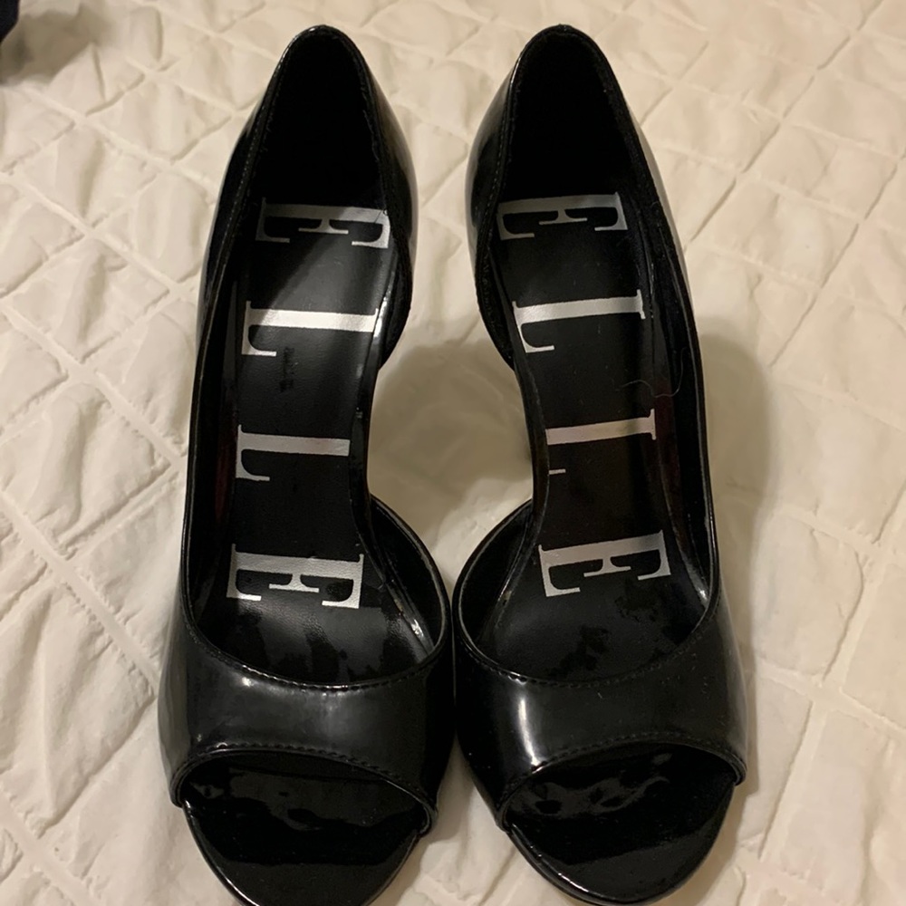 Elle black open toe heels